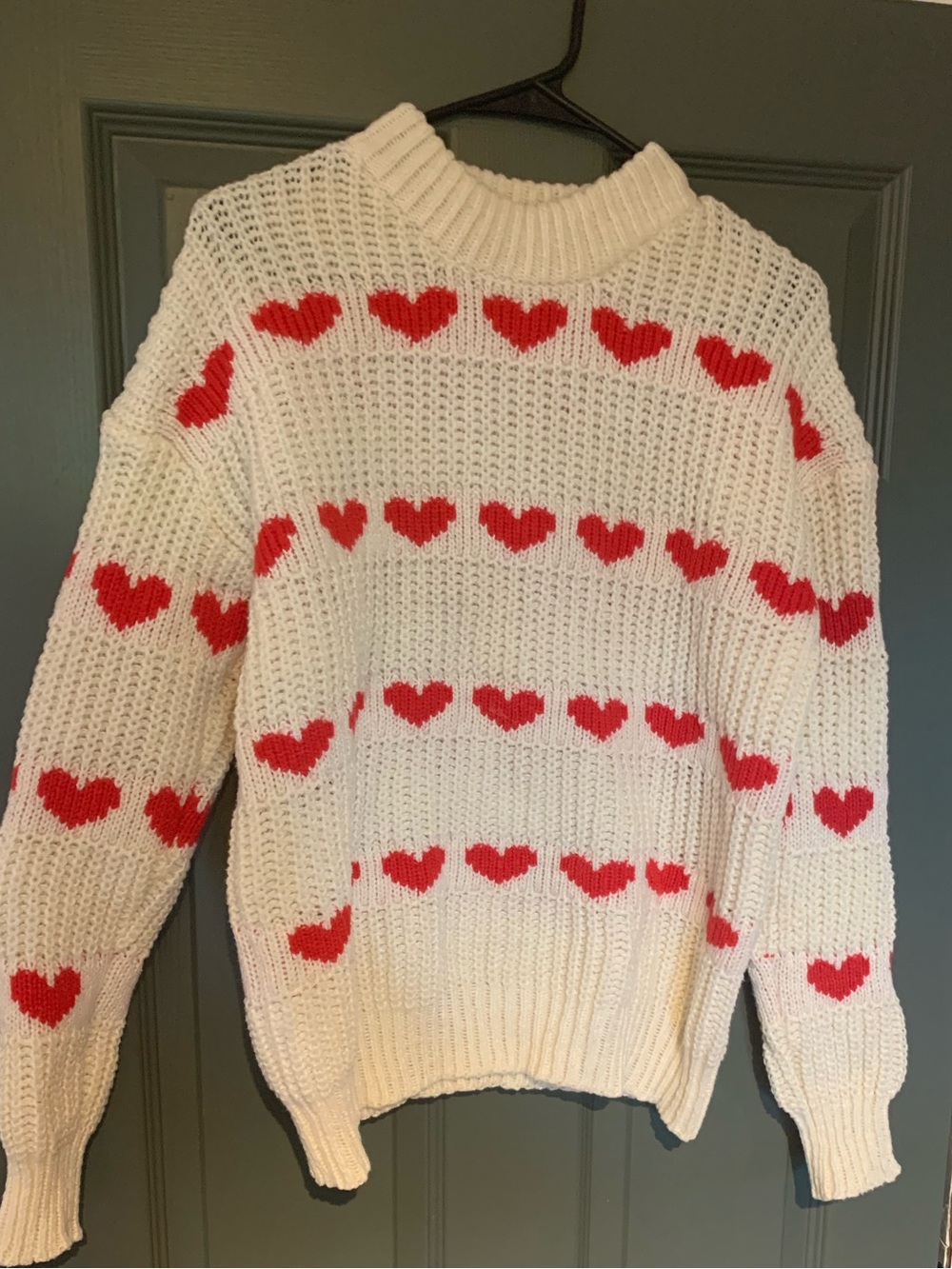 Women’s Vintage Cream Knit Sweater with Red Heart Pattern